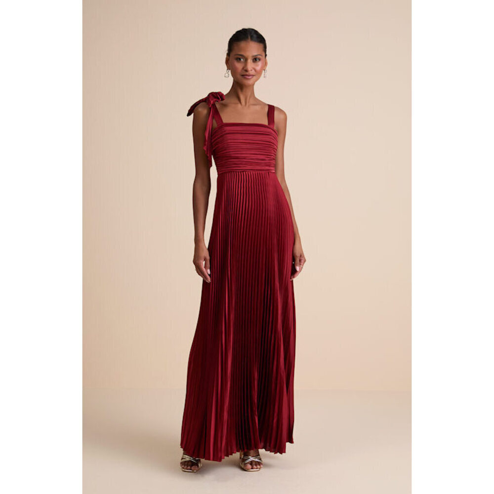 Lulu's Burgundy Pleated Maxi Dress with Bow Shoulder